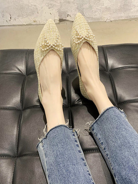 Sieviešu smailas kurpes ar pērlēm