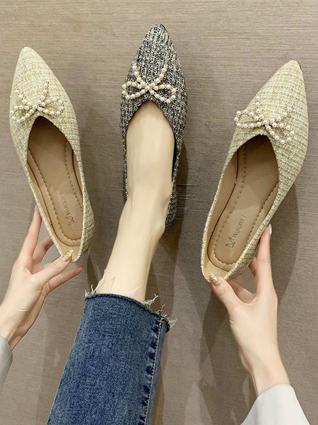 Sieviešu smailas kurpes ar pērlēm