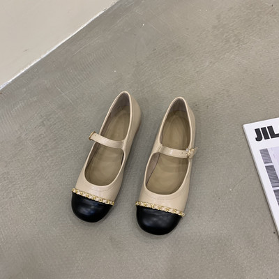 Jauns sieviešu mākslīgās ādas apavu modelis ar sprādzi