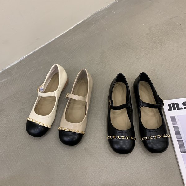 Jauns sieviešu mākslīgās ādas apavu modelis ar sprādzi