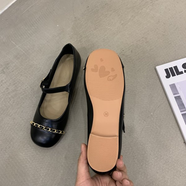 Jauns sieviešu mākslīgās ādas apavu modelis ar sprādzi