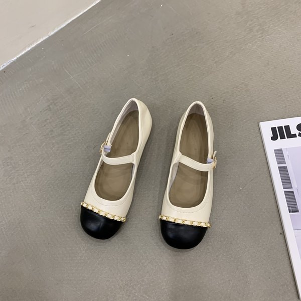 Jauns sieviešu mākslīgās ādas apavu modelis ar sprādzi