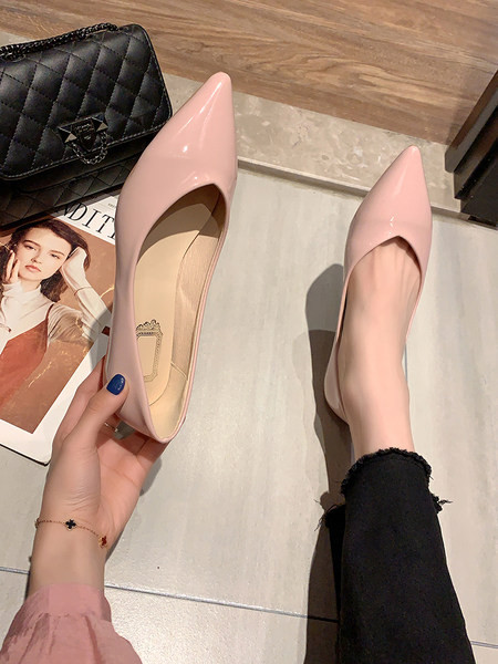 Sieviešu smailas lakotas kurpes ar papēžiem