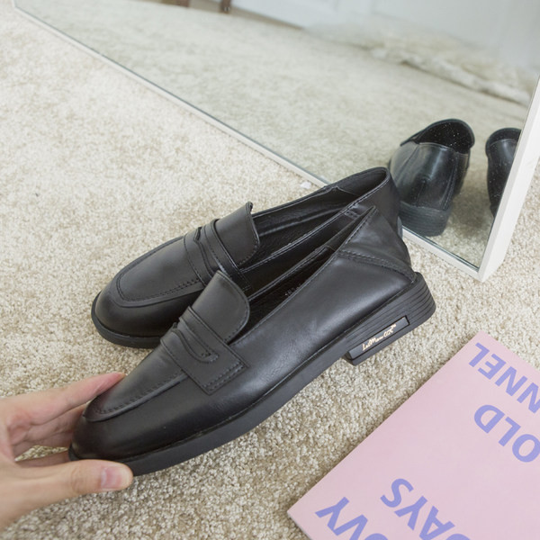 Ikdienas apavi no eko ādas ar plakanu zoli