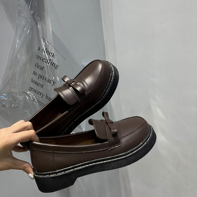 Casual γυναικεία παπούτσια κατασκευασμένα από faux δέρμα με επίπεδη σόλα