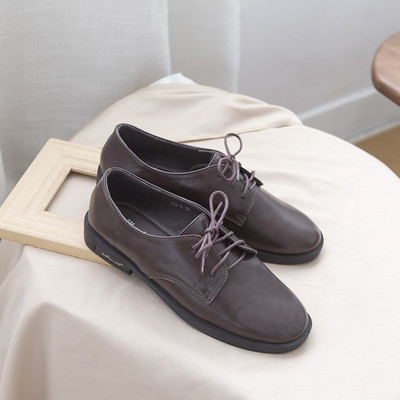 Pantofi din piele model simplu cu sireturi pentru femei