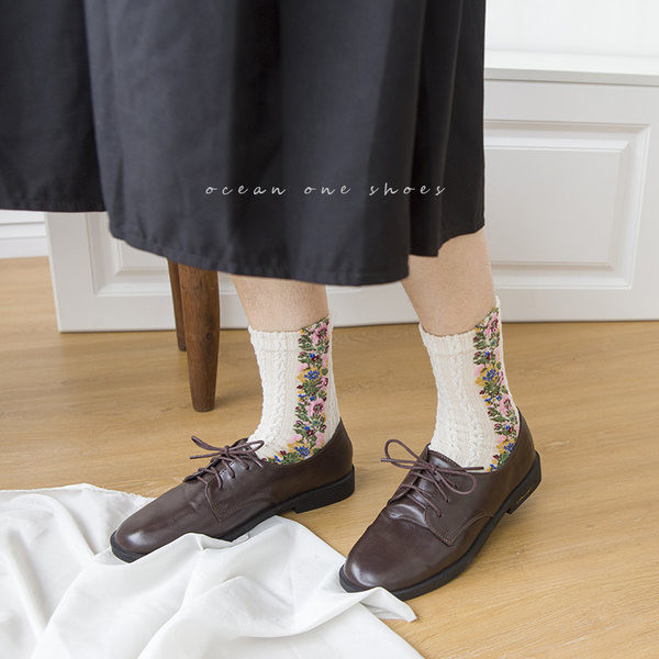 Pantofi din piele model simplu cu sireturi pentru femei