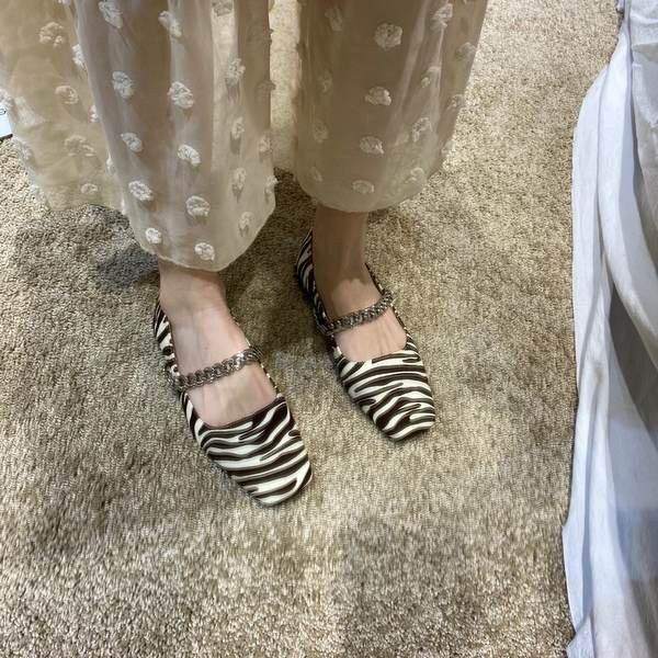 Sieviešu ikdienas apavi ar metāla elementu - trīs krāsas