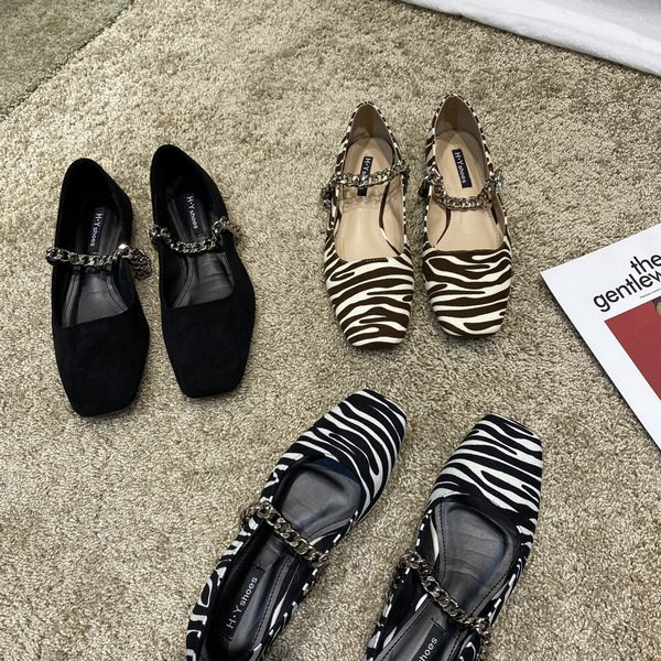 Sieviešu ikdienas apavi ar metāla elementu - trīs krāsas