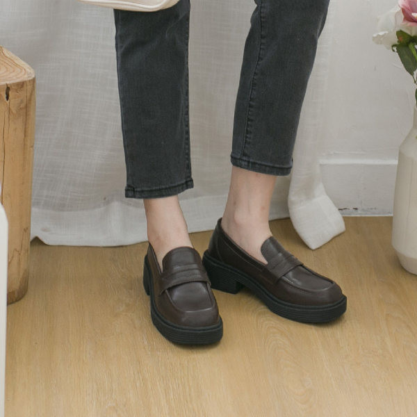 Pantofi rotunzi casual din piele ecologica model uni potriviti pentru primavara