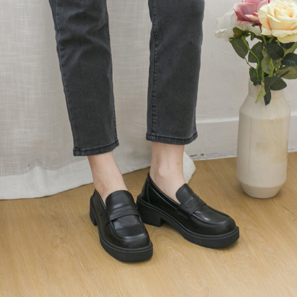 Pantofi rotunzi casual din piele ecologica model uni potriviti pentru primavara