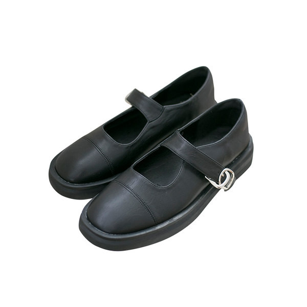 Vienkārša modeļa pavasara kurpes ar siksnu un sprādzi