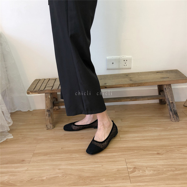 Fekete női cipők hálóval - két modell