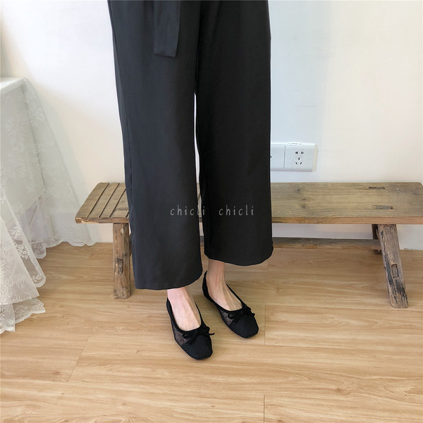 Fekete női cipők hálóval - két modell