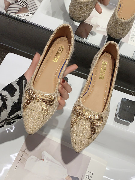 Sieviešu smailas kurpes ar lentīti