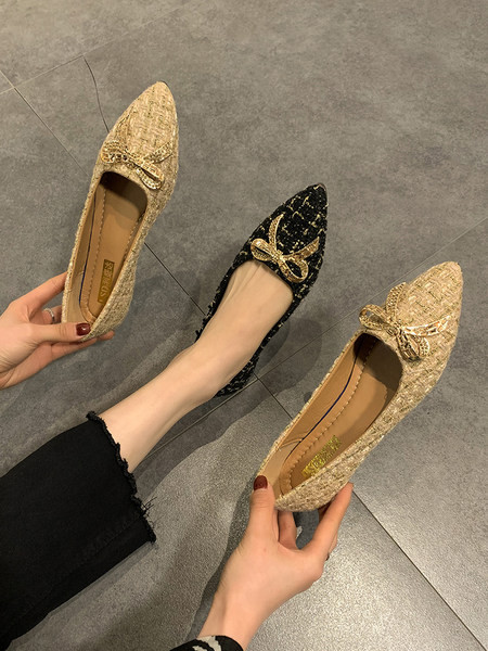 Sieviešu smailas kurpes ar lentīti