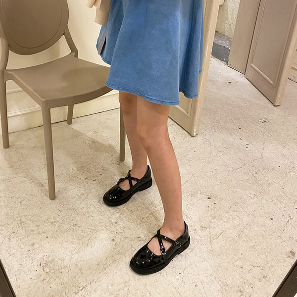 Ikdienas eko ādas apavi ar plānām lencēm un sprādzēm