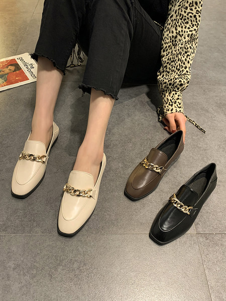 Sieviešu ikdienas apavi ar metāla elementu no eko ādas