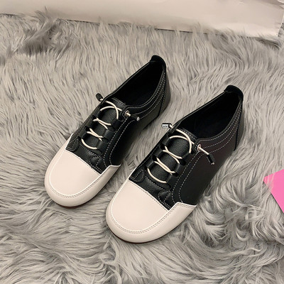 Sieviešu apavi ar britu stila mežģīnēm