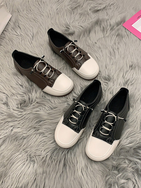 Sieviešu apavi ar britu stila mežģīnēm