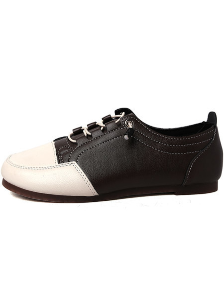 Sieviešu apavi ar britu stila mežģīnēm