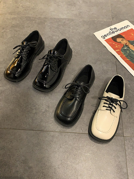 Jauns sieviešu mākslīgās ādas apavu modelis ar šņorēm