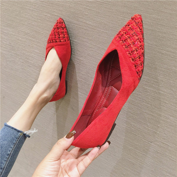 Sieviešu moderno apavu smails modelis divās krāsās