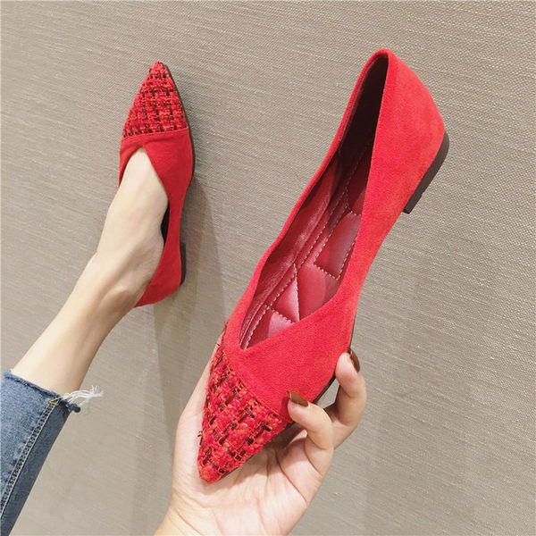 Sieviešu moderno apavu smails modelis divās krāsās