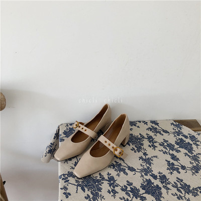 Moderni sieviešu apavi no eko ādas ar sprādzi un biezu papēdi