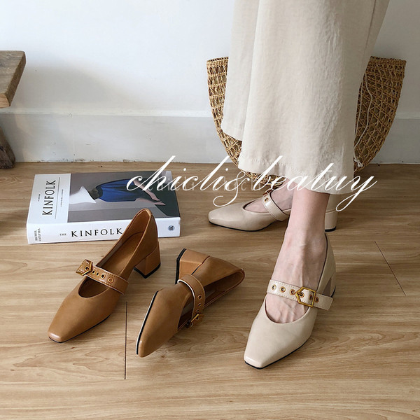 Moderni sieviešu apavi no eko ādas ar sprādzi un biezu papēdi