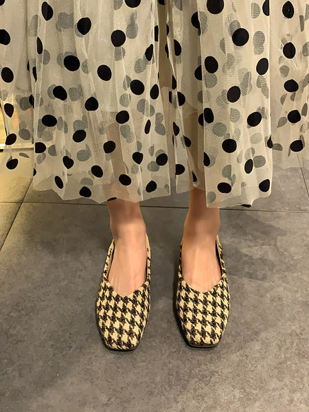 Sieviešu ikdienas apavi ar kvadrātveida formu