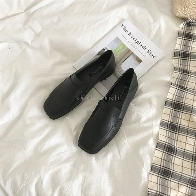 Sieviešu ādas apavi retro stilā - divās krāsās