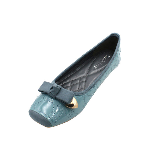 Sieviešu ādas apavi ar lentīti piemēroti pavasarim