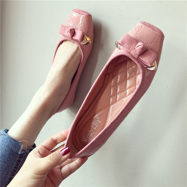 Sieviešu ādas apavi ar lentīti piemēroti pavasarim