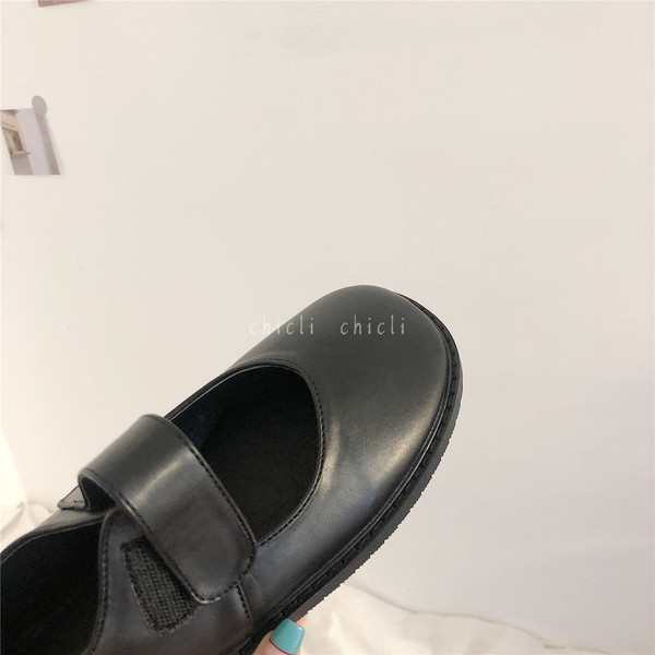 Sieviešu ādas apavi ar velcro