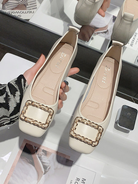 Sieviešu apavi no eko ādas ar metāla elementu vairākās krāsās