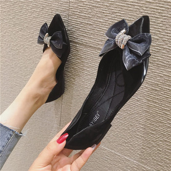 Дамски модерни обувки с панделки и камъни 