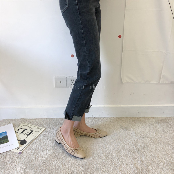 Rūtainas sieviešu kurpes ar lentīti