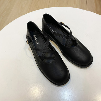 Ikdienas noapaļotas kurpes no eko zamšādas ar krusteniskām siksnām