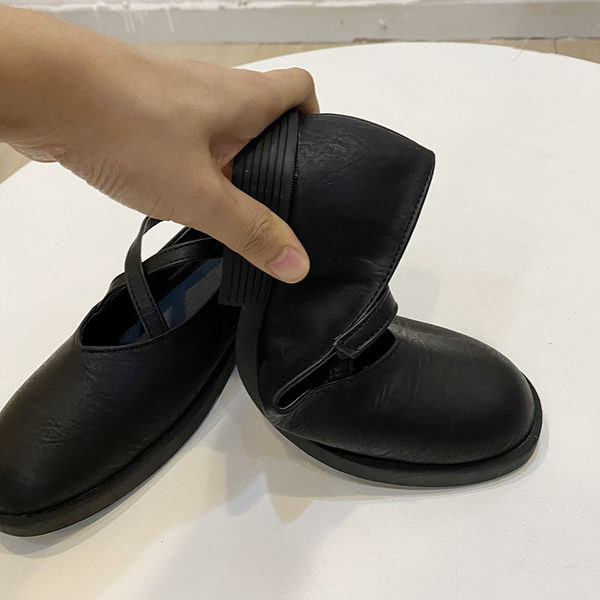 Ikdienas noapaļotas kurpes no eko zamšādas ar krusteniskām siksnām