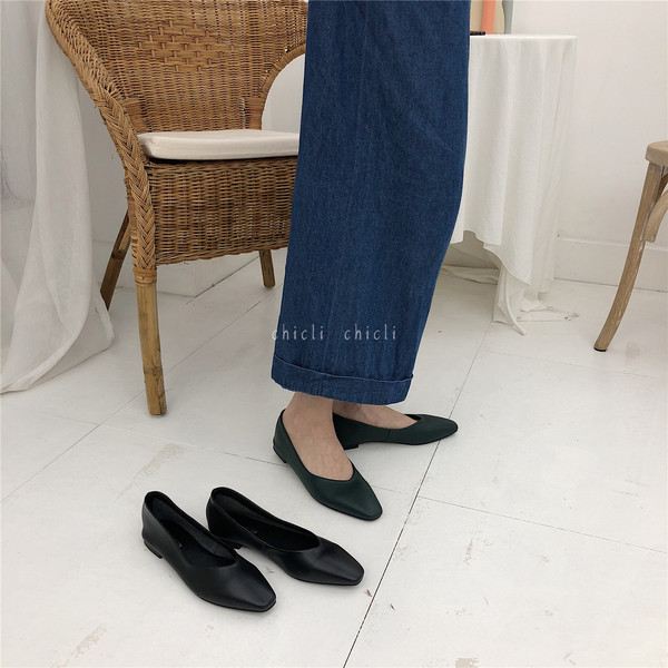 Sieviešu ādas apavi-tīrs modelis