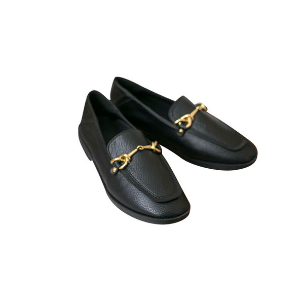 Ikdienas ādas mokasīni ar metāla apdari