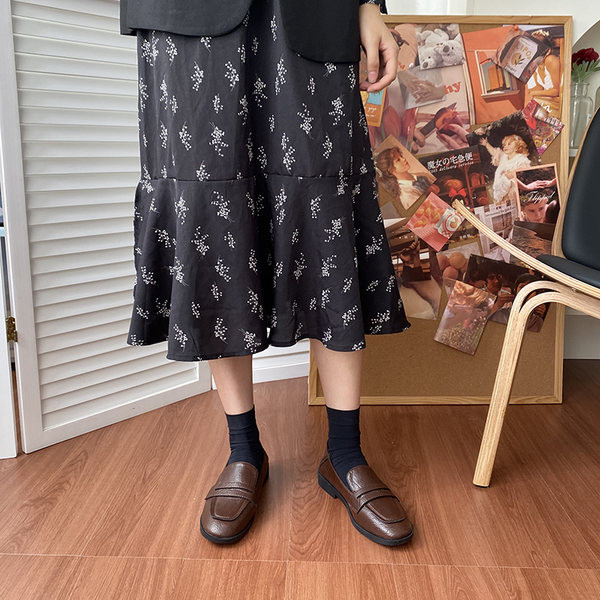 Ikdienas ādas mokasīnu vienkrāsains modelis