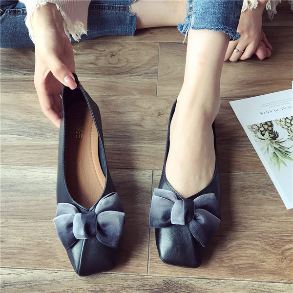 Alkalmi cipő lapos talppal és szalaggal - két színben