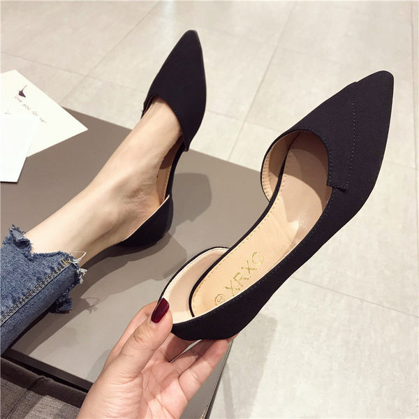 Sieviešu smailu apavu vienkāršs modelis