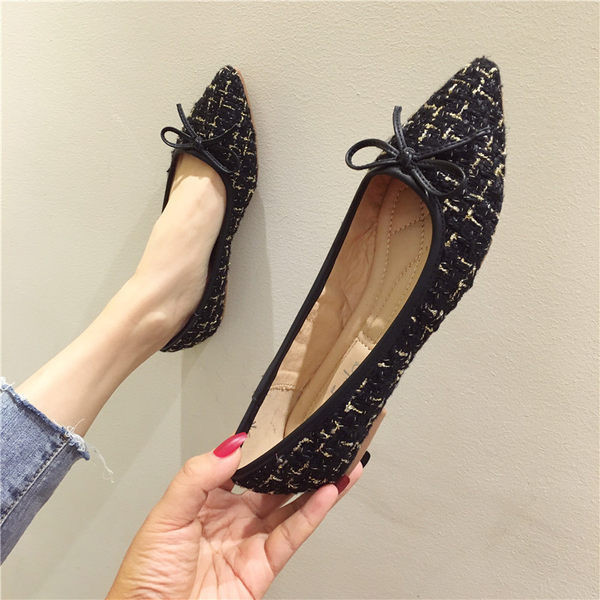 Jauns sieviešu smailo apavu modelis ar lentīti divās krāsās