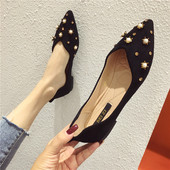 Sieviešu ikdienas apavu smails modelis ar kniedēm