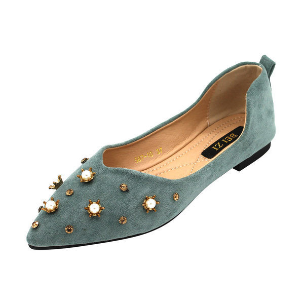 Sieviešu ikdienas apavu smails modelis ar kniedēm