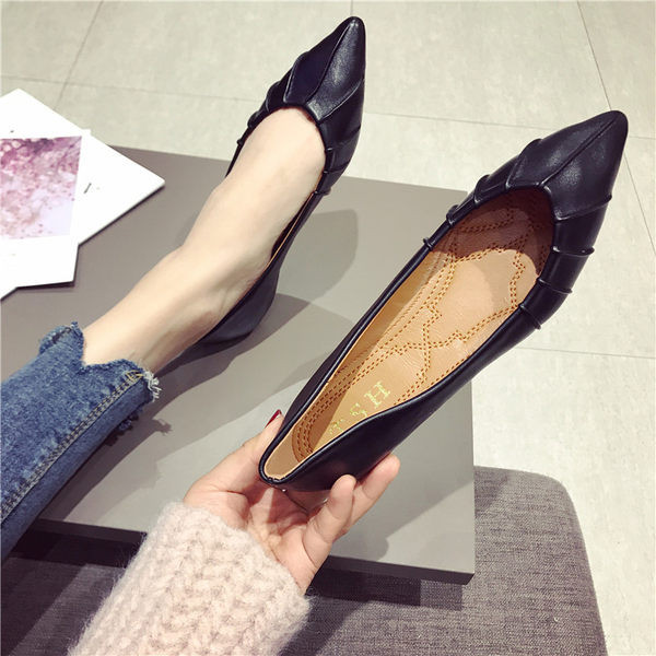 Parasta modeļa ādas sieviešu apavi