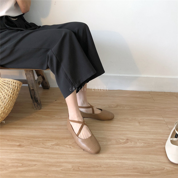 Sieviešu eko ādas apavi ar gumijām